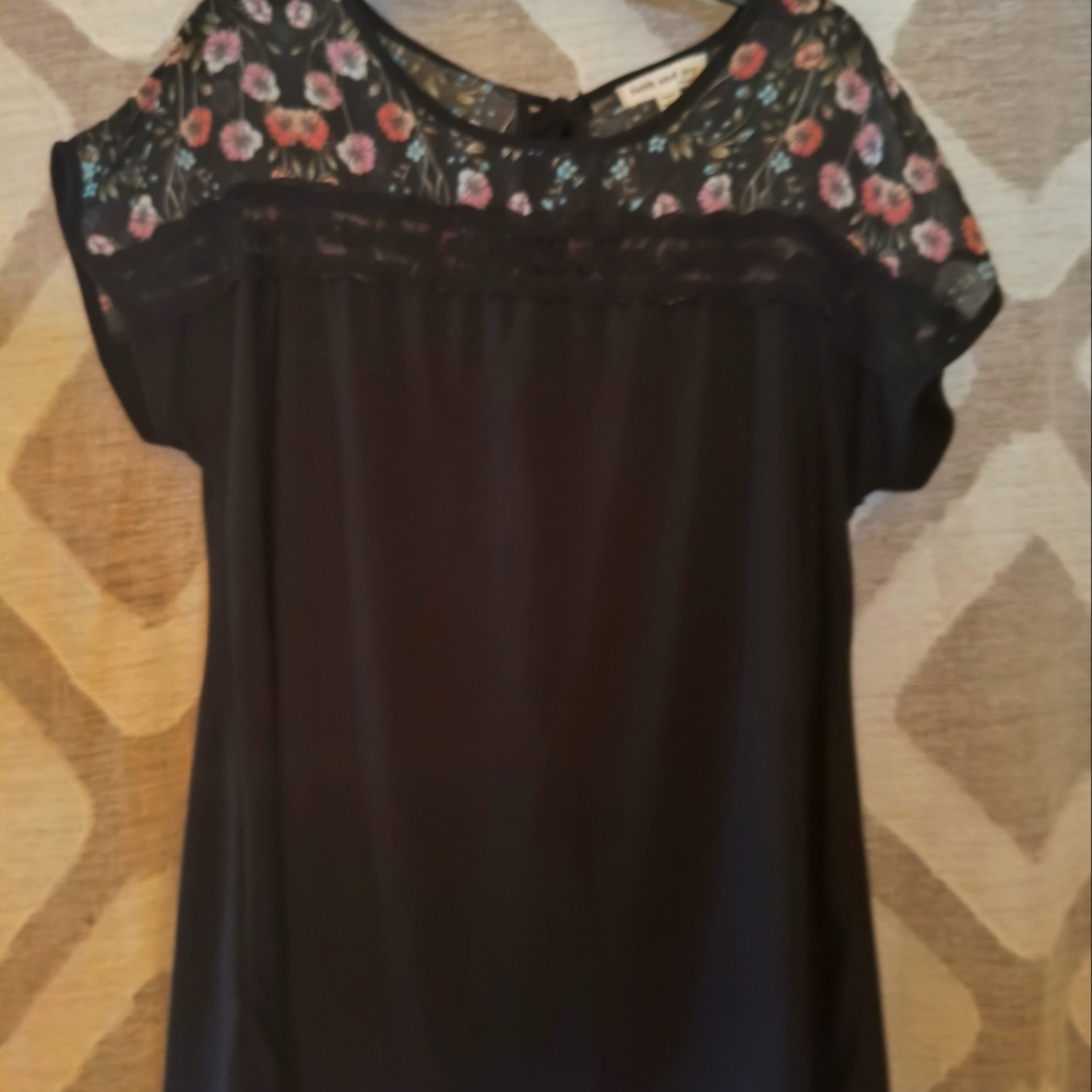 Lot of 5 business casual tops size M.